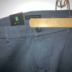 NWT Banana Republic chino , blue , size 32